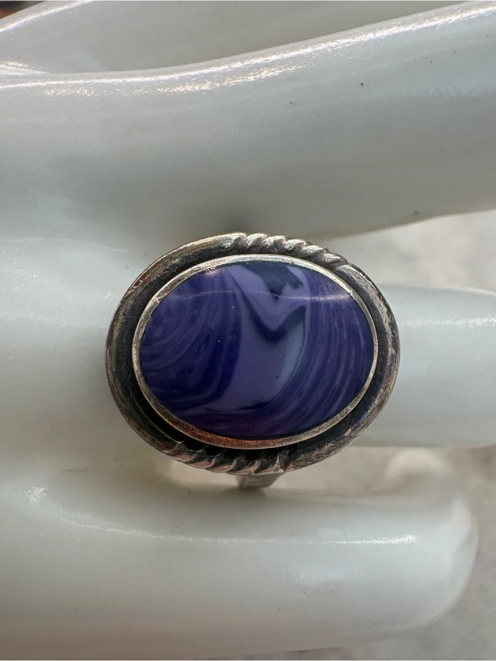 Vintage Sterling Silver Ring with Purple Stone - Size 7.5